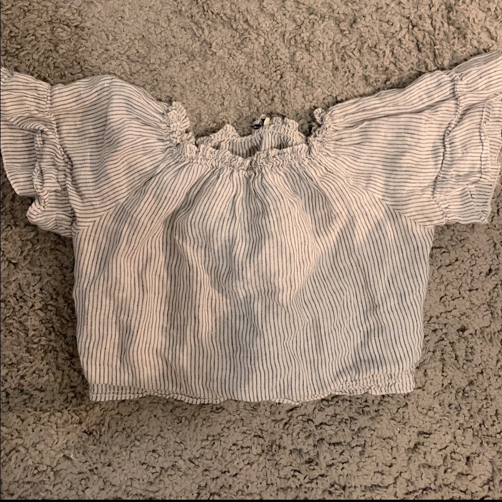 Brandy Melville off the shoulder cropped top